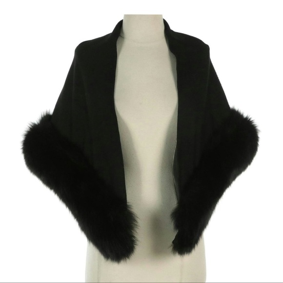 Women’s Black Fox Fur Trimmed Triangular Shawl - Picture 1 of 4